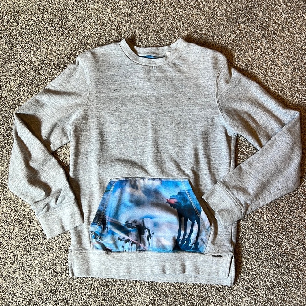 Star Wars Sweat shirt.